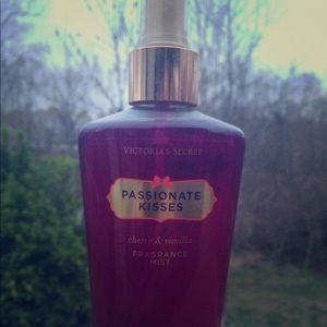 Victoria’s Secret Passionate Kisses Fragrance Mist